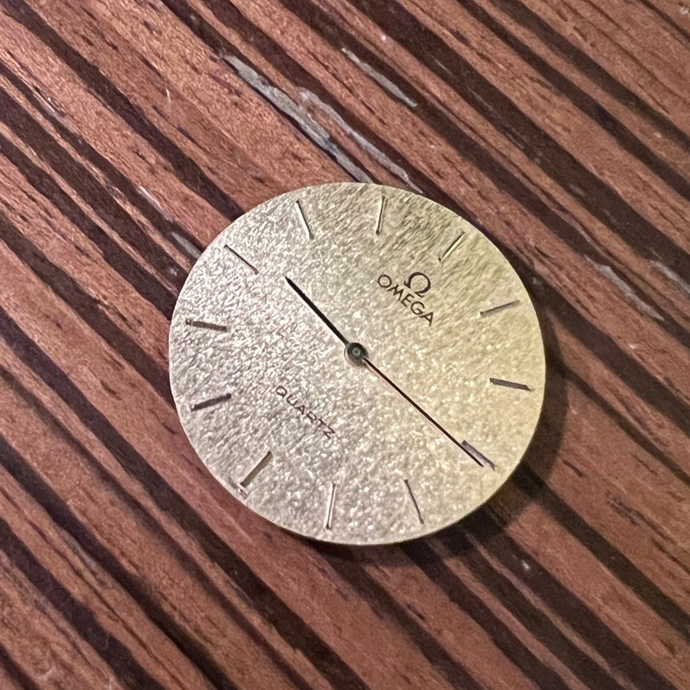 Vintage Swiss Omega 1377 Quartz Movement With Dial and Hands For Parts or Repair